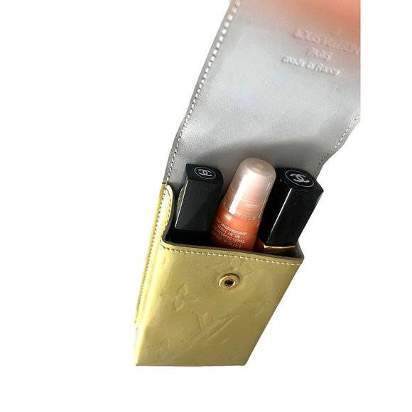 LOUIS VUITTON: Green  Patent Leather "LV" Logo Accessories Case/Waist pouch - Picture 3 of 5